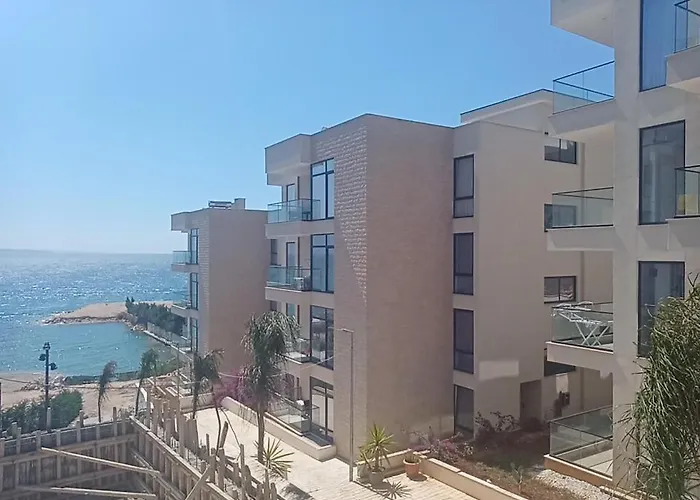 Waterfront 2 Horizon