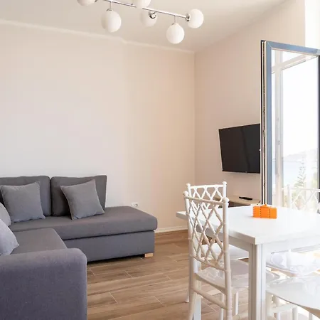 Waterfront 2 Horizon * Sarandë