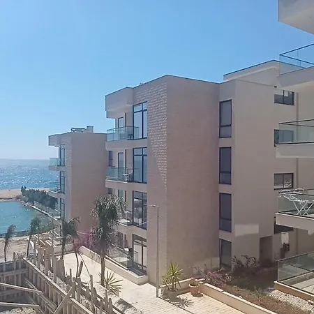 Waterfront 2 Horizon